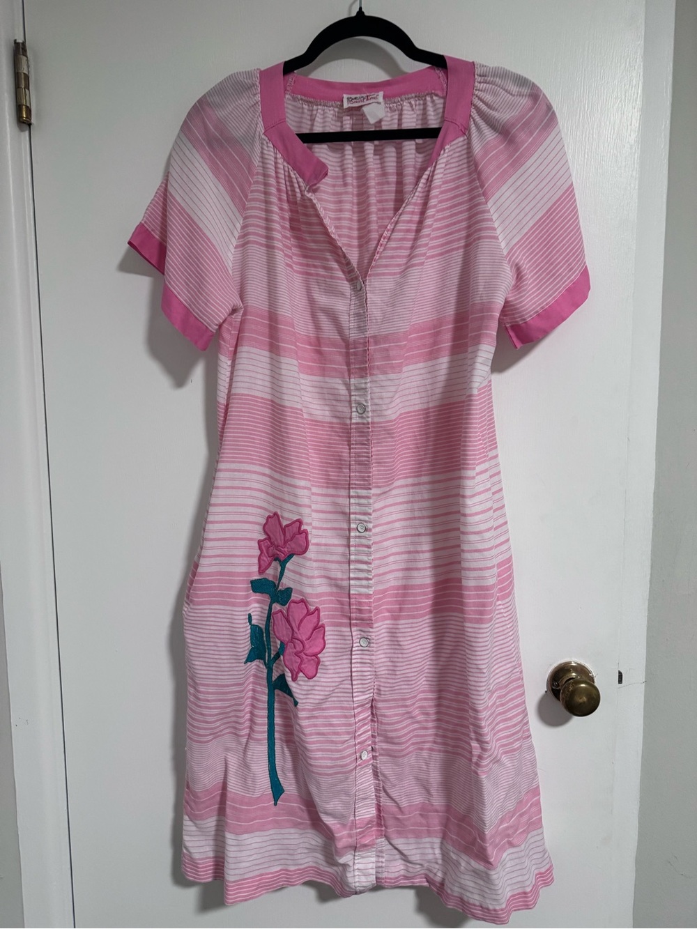Vintage House Dress Pink White With Floral Detail Comfy Mumu Nap Dress 1980s VNT